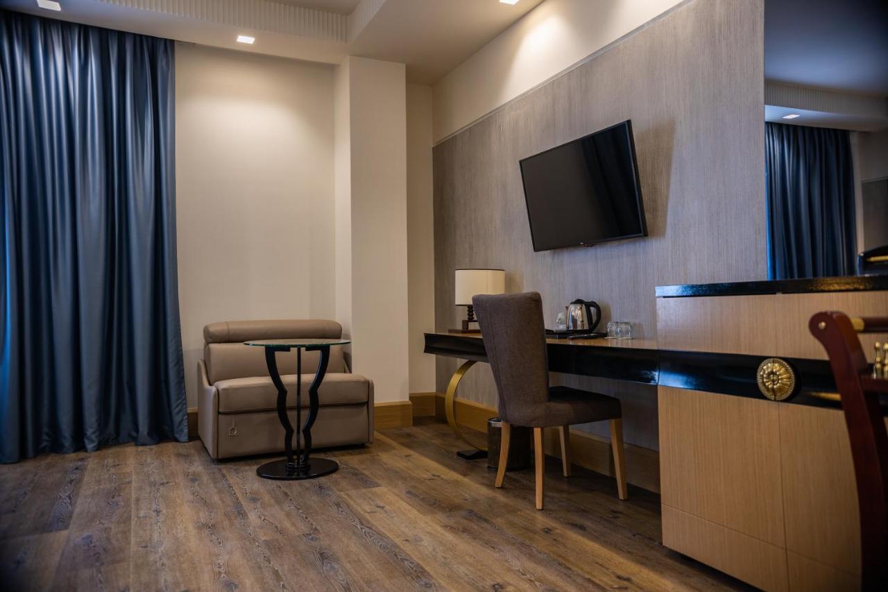 Hotel Golden Palace Shkoder Exterior photo