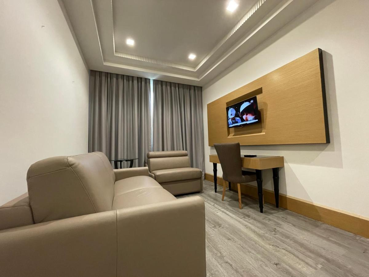 Hotel Golden Palace Shkoder Exterior photo