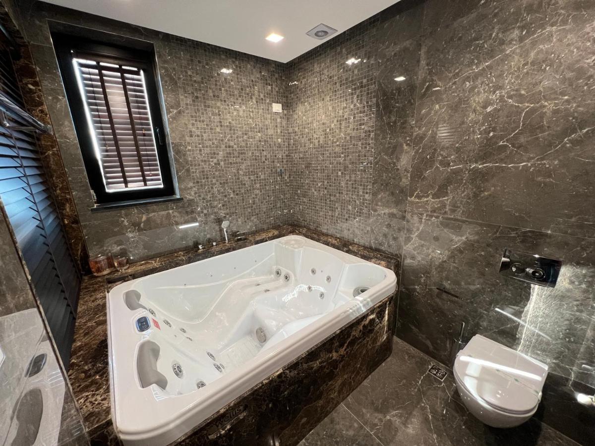 Hotel Golden Palace Shkoder Exterior photo